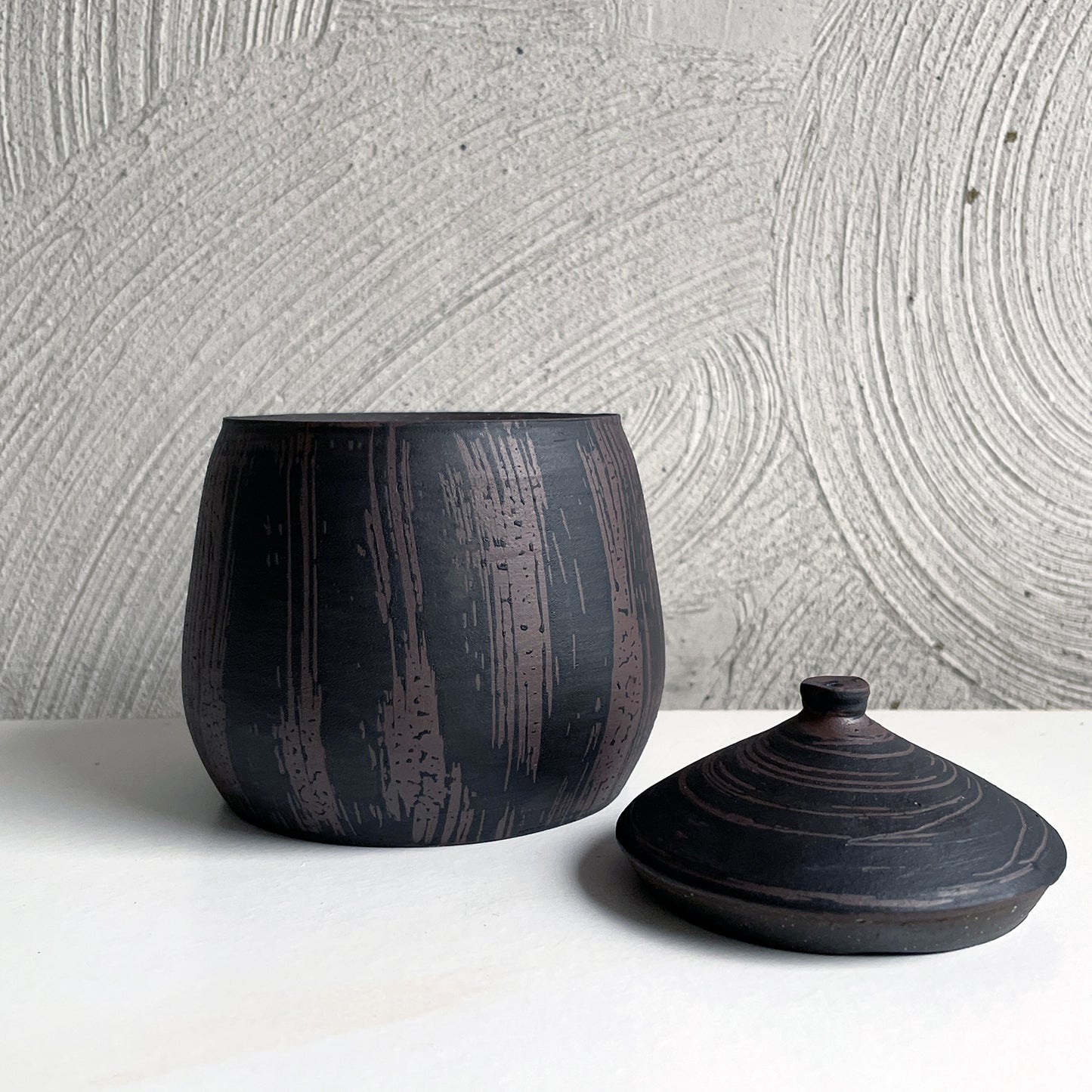 NEW! Black/Brown Jar