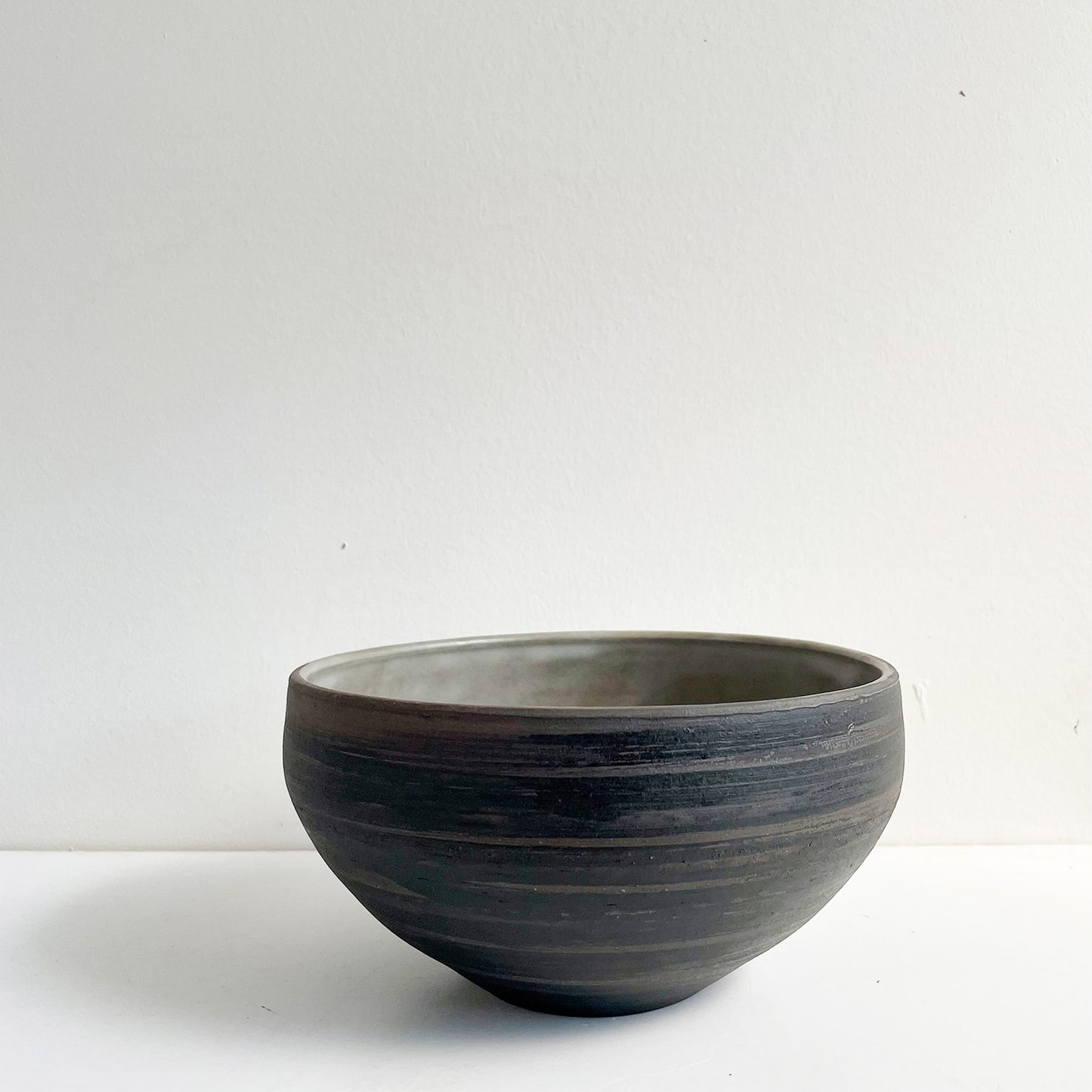 Black and Brown Medium Deep Bowl